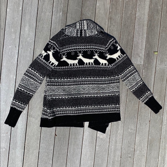 Cambridge Dry Goods | Lambswool Holiday Sweater - Picture 2 of 3